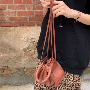 Gu_de Mini Bonnie bag in brown leather